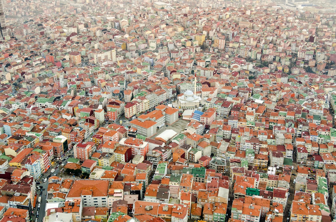 découvrez les villes thermales, lieux de détente et de bien-être où les eaux naturelles aux vertus curatives offrent un refuge idéal pour se ressourcer. explorez l'histoire, la culture et les soins bien-être dans ces destinations apaisantes.