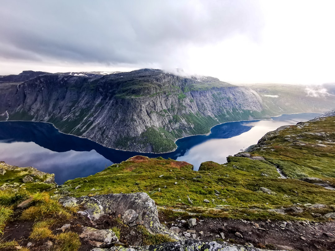 découvrez les plus belles randonnées à travers des paysages époustouflants. que vous soyez amateur de balades tranquilles ou d'aventures plus intenses, trouvez la randonnée idéale pour explorer la nature en toute sérénité.