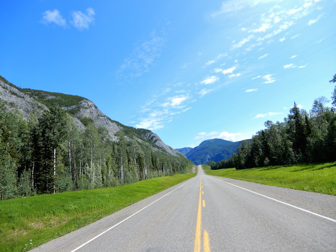 découvrez les meilleures idées de road trips à travers des paysages époustouflants. évadez-vous de la routine et partez à l'aventure sur les routes pittoresques, en explorant des destinations uniques et en vivant des moments inoubliables en pleine nature.