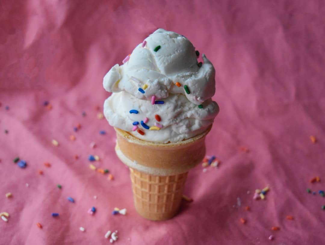 découvrez un festival de saveurs avec nos délicieuses glaces artisanales. rafraîchissez-vous cet été avec des crèmes onctueuses et des sorbets fruités, idéales pour tous les goûts. savourez chaque bouchée et laissez-vous emporter par un voyage gourmand.