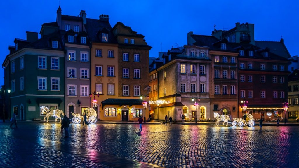 découvrez les meilleures destinations pour un voyage d'hiver en europe : paysages enneigés, marchés de noël magiques, sports d'hiver et traditions chaleureuses.